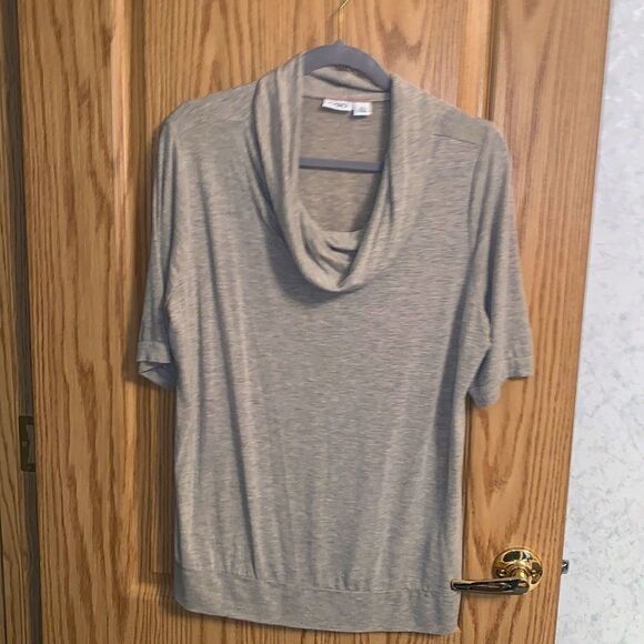 Women’s Cato XL short sleeve tan blouse with gold. - Picture 1 of 9